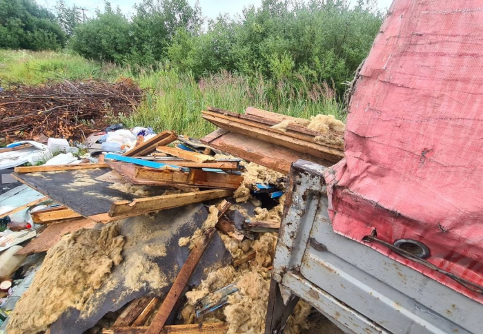 Егери Клинского лесничества обнаружили газель, сваливающую мусор 