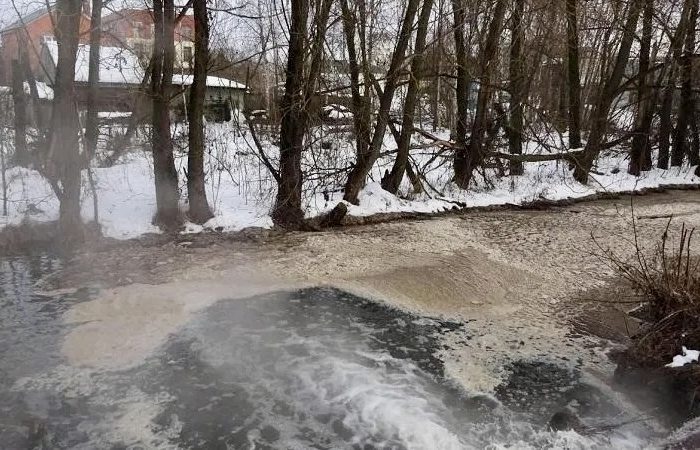 Минэкологии Московской области вынесло очередное предостережение загрязнителю Мещерихи: Сколько нужно предостережений, чтобы загрязнение реки прекратилось?