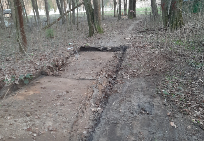 Все для людей? Жители Полежаек Солнечногорского городского округа не теряют надежды вернуть берег Истринского водохранилища в общее пользование 